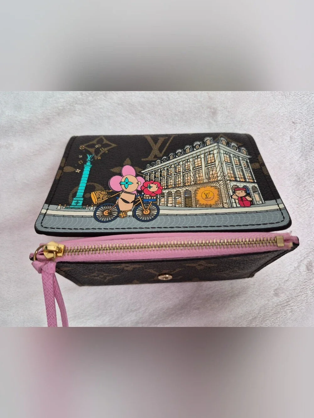 Authentic Louis Vuitton 2022 Christmas Animation Victorine Wallet.